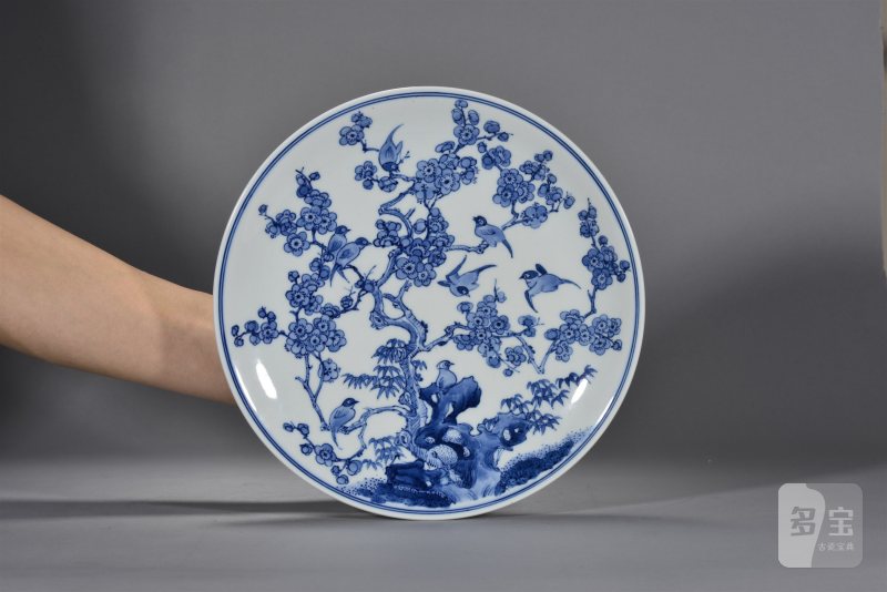 近现代 景德镇陶研所青花梅雀图盘 - 图2